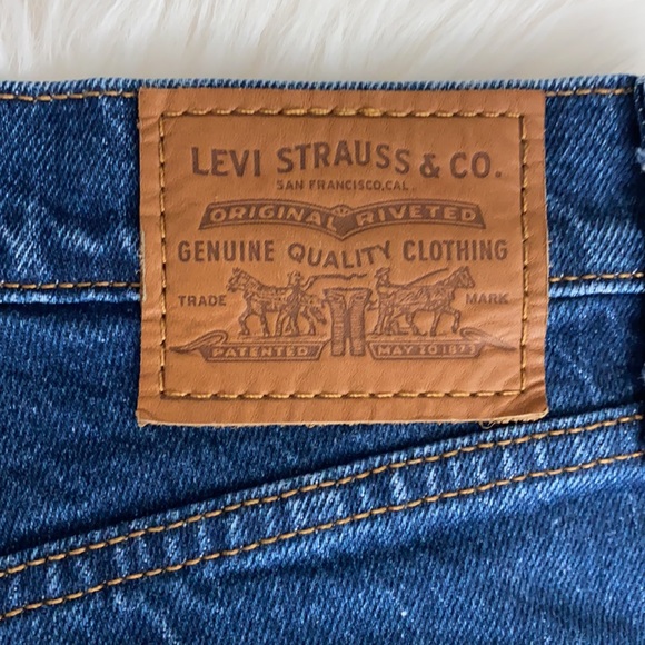 Levi’s ribcage shorts ☀️ - Picture 3 of 7